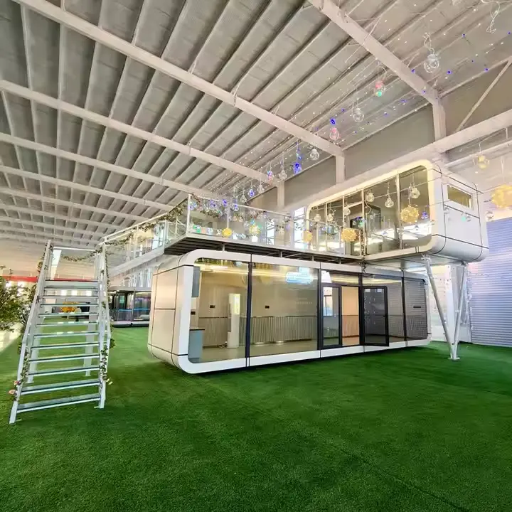 20ft Apple-hut